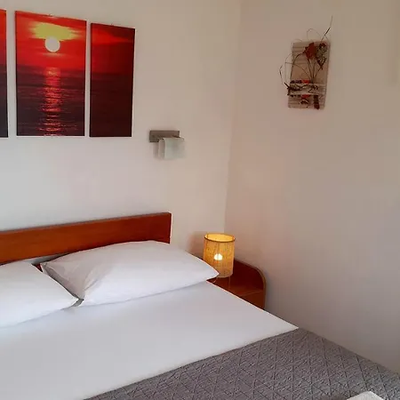 Sea View Apartment *