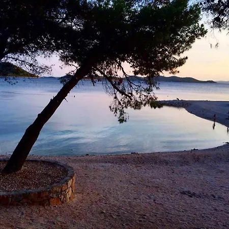 Sea View Apartment *